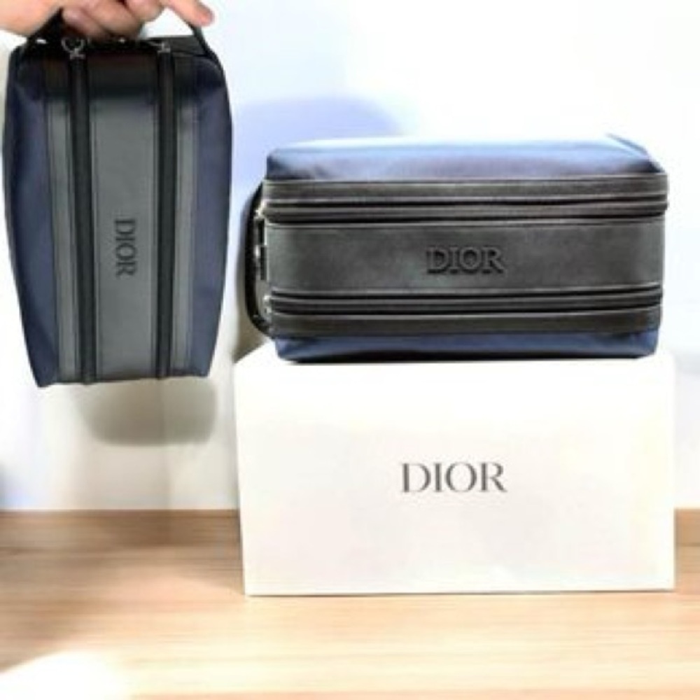 Dior Men`s Double Compartment Toiletry Bag Navy Free Gift of luxury samples - Picture 2 of 7